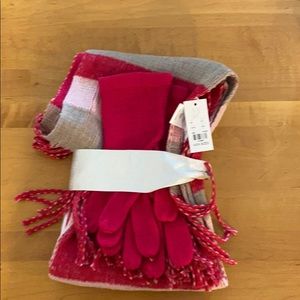 New York company pink scarf and glove set